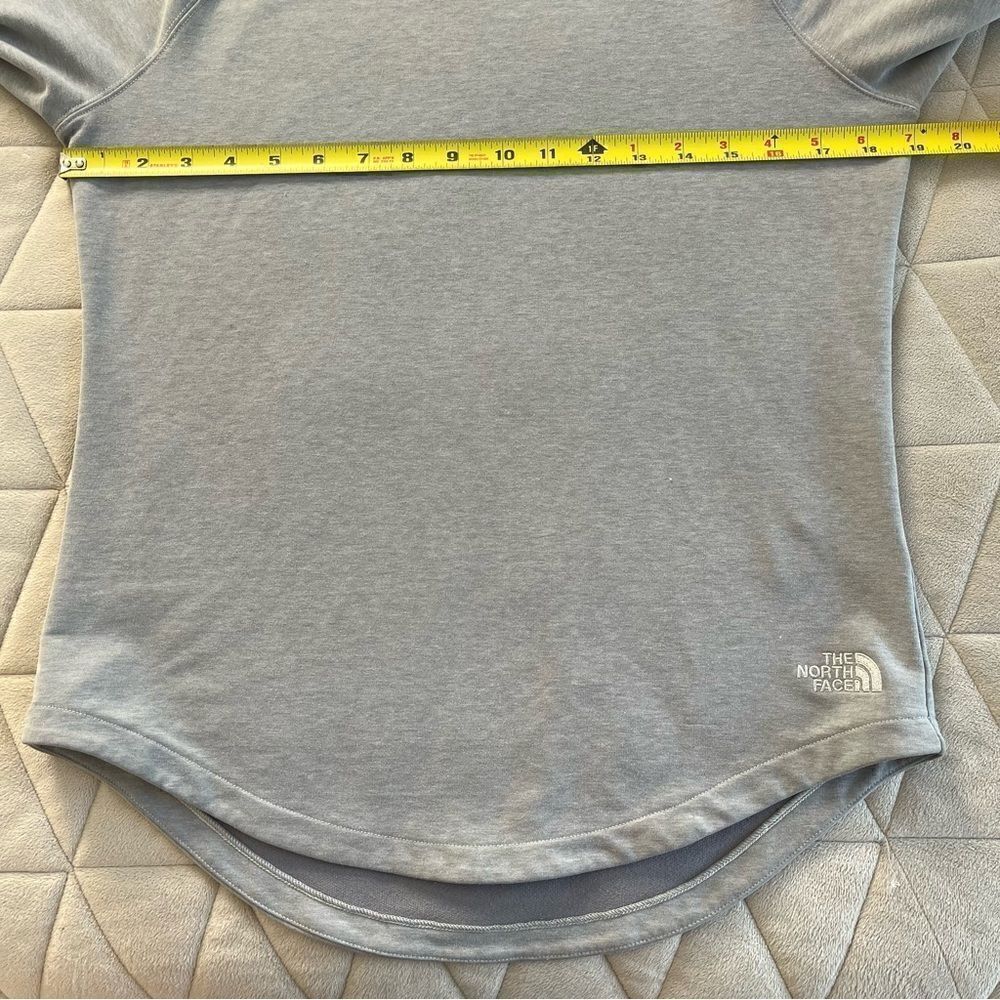 The North Face Women’s Flashdry Hooded Pullover Light Grey Baselayer Size Small - Picture 6 of 9